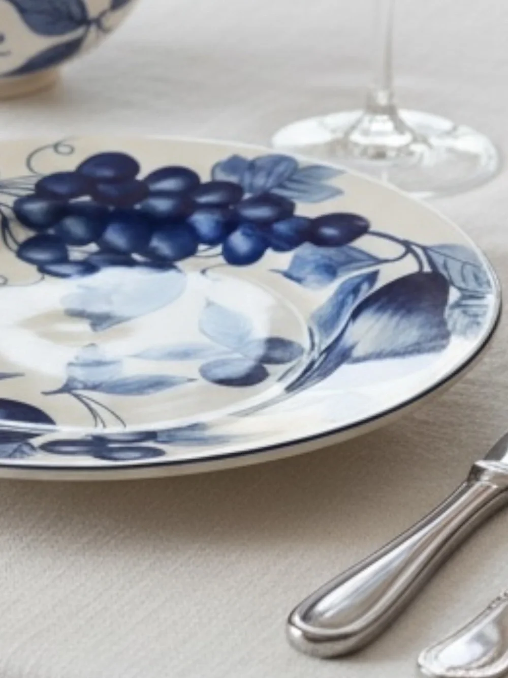 Melinda Classic Pattern Hand Painted Blues Platter Pier 1 15in Chop Plate Italy